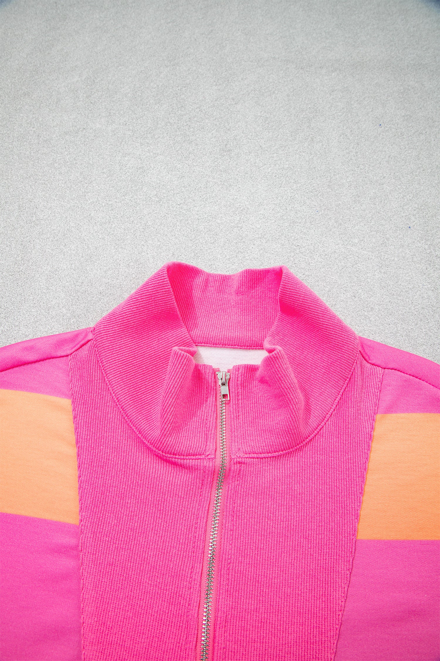 Pink Seam Detail Half Zip Tee Casual Shorts 2pcs Set com detalhe em costura, meia zíper e combinação de tons rosas e laranja, ideal para looks casuais e conforto diário.