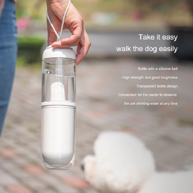 Garrafão portátil transparente com suporte de silicone, ideal para utilizadores passearem com o Outdoor Travel Pet Water Dispenser Pet Dog Cat Water Bottle, proporcionando água fresca ao animal.