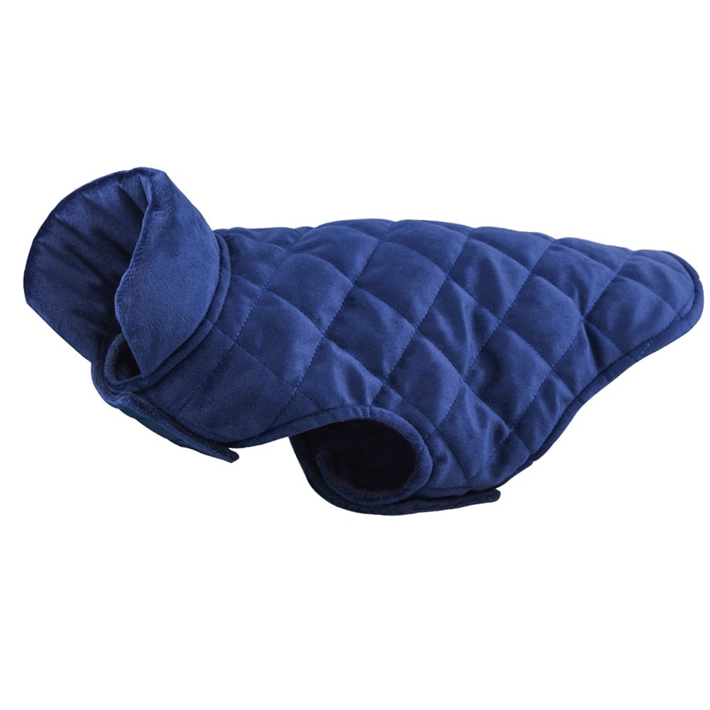 Dogs Winter Warm Vest azul acolchoado com tecido macio, ideal para aquecer cães no inverno, combinando conforto e proteção para o bem-estar natural dos animais.