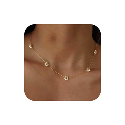 Colar delicado de 5 flower necklaces pearl collarbone chains com pequenas flores em pérolas, realçando a elegância natural e o bem-estar com estilo sofisticado.