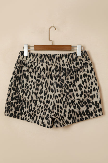 Brown Retro Leopard Print Lace-up Elastic Waistband Mid Rise Denim Shorts com estampa animal em tons castanhos, estilo retro, cintura elástica com cadarço para ajuste confortável.