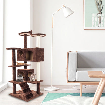 Cat Climbing Sisal Rope Tower em ambiente moderno com gatos a explorar e usar estrutura de sisal para escalada, promovendo bem-estar natural e diversão felina.