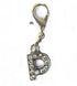 Pingente em forma de letra P com cristais brilhantes, parte dos A-Z Crystal Letter Pet Charms, acessórios elegantes para coleiras de animais de estimação.